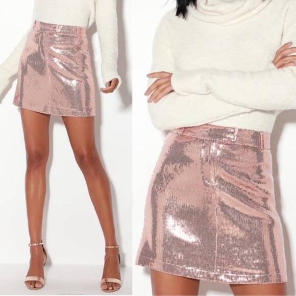 BB Dakota Dresses & Skirts - 🆕‎ BB Dakota Rose Gold Sequin Mini Skirt